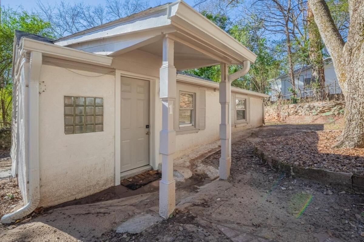 Cara'S Cottage 2 Miles From Sanford Stadium Athens Exterior photo